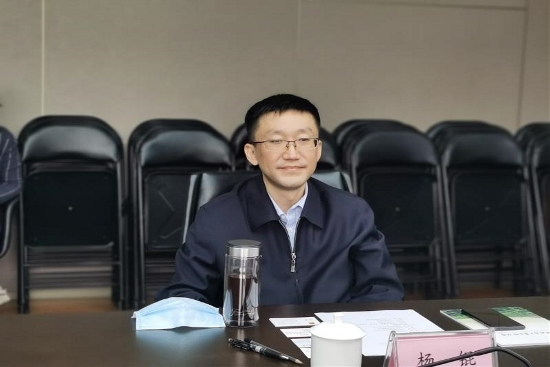 孙良志欢迎杨锟副区长一行调研指导,并介绍了公司经营